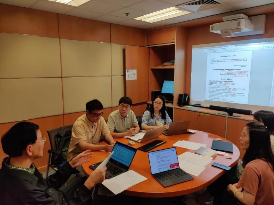 国产无码
学生前往香港理工大学进行学术交流