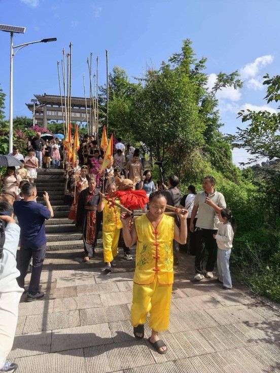 1B931